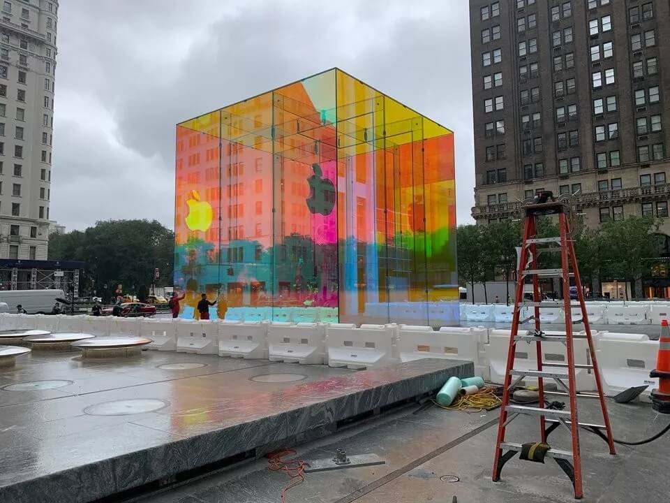 這一次，蘋(píng)果店讓大家「性高潮」了！網(wǎng)友：在紐約大道升起彩虹！