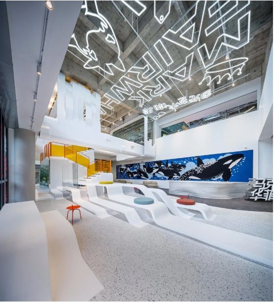 辦公室規(guī)劃成這樣 你還想在家辦公嗎？--馬克華菲上?？偛哭k公室